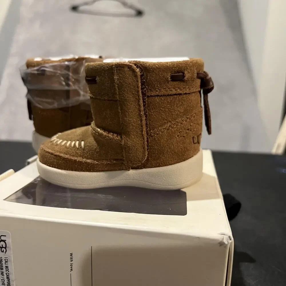 UGG Boots Infant Size 2/3 Campfire Brown Cali Moc Suede Moccasin Booties New